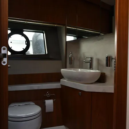 Motor Yacht Sunseeker Manhattan 52