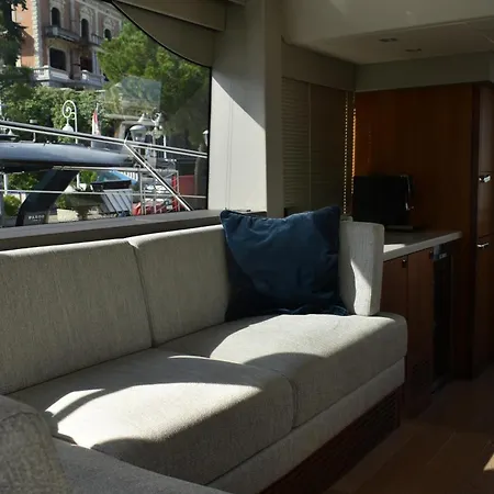 Motor Yacht Sunseeker Manhattan 52 Botel *
