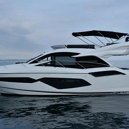 Motor Yacht Sunseeker Manhattan 52 Opatija