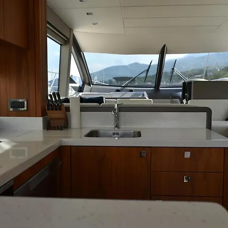 Botel Motor Yacht Sunseeker Manhattan 52 Opatija